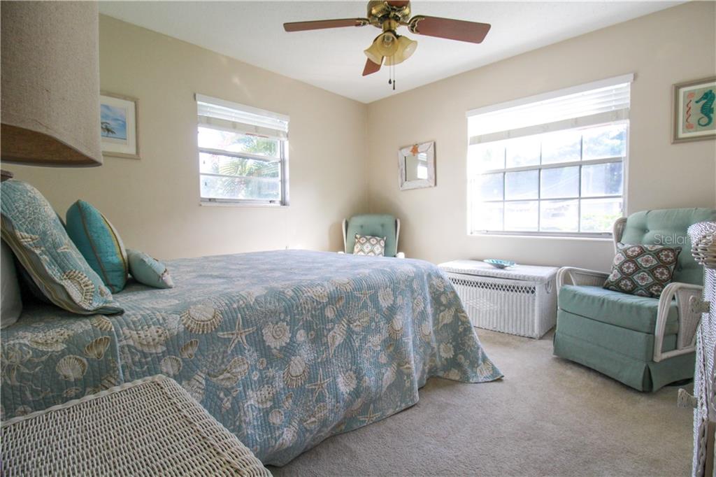 2806 TAUNTON DRIVE W Bradenton, FL 34205