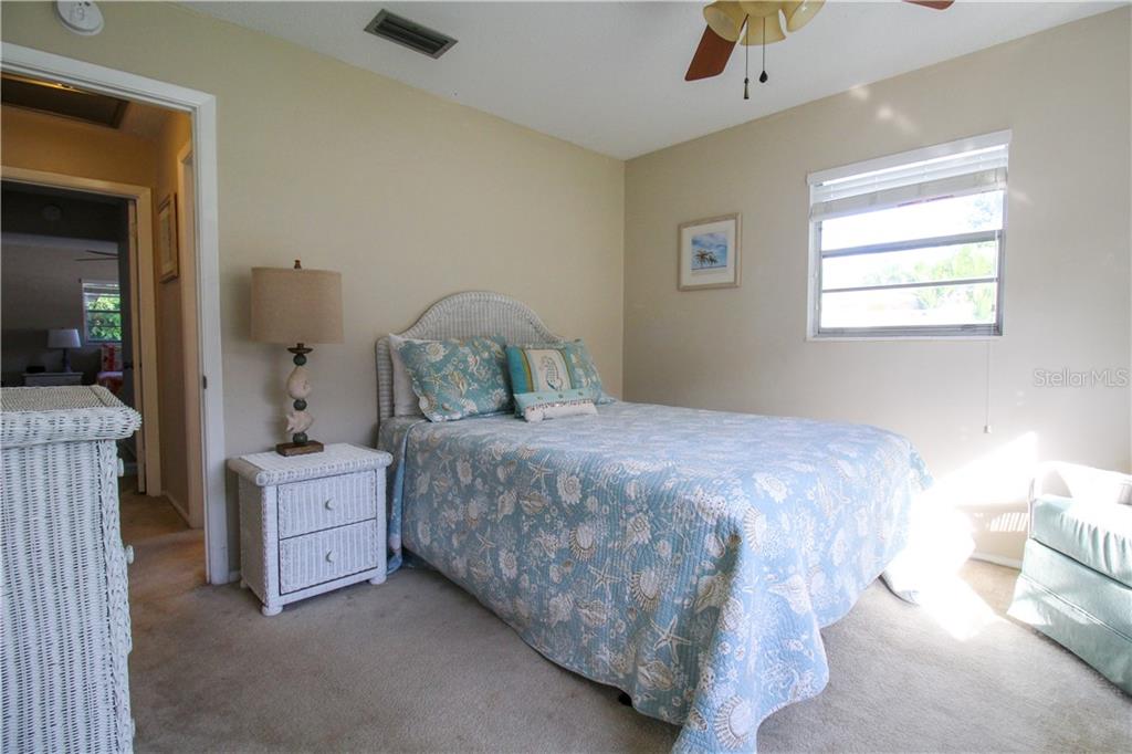2806 TAUNTON DRIVE W Bradenton, FL 34205