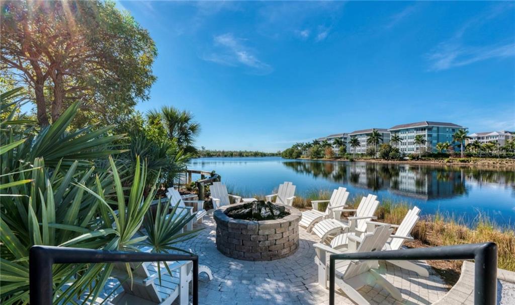 395 ARUBA CIRCLE #203 Bradenton, FL 34209