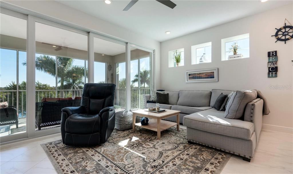 395 ARUBA CIRCLE #203 Bradenton, FL 34209