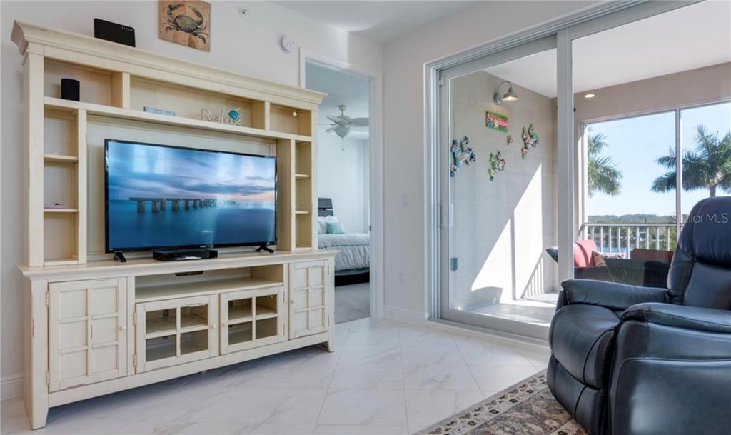 395 ARUBA CIRCLE #203 Bradenton, FL 34209
