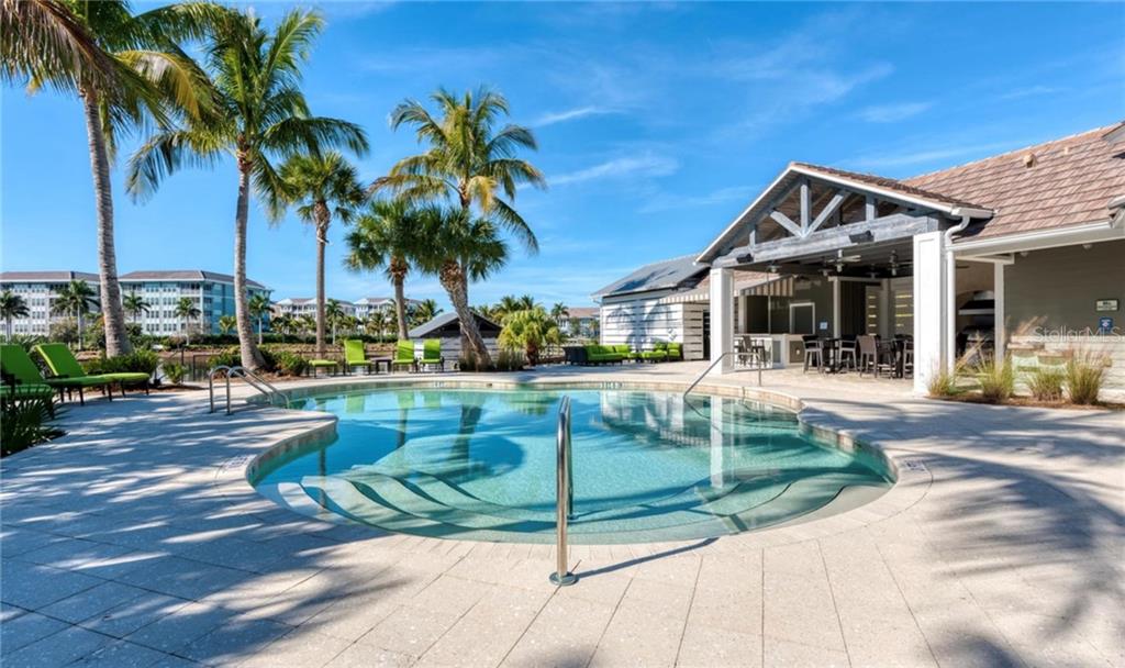 395 ARUBA CIRCLE #203 Bradenton, FL 34209