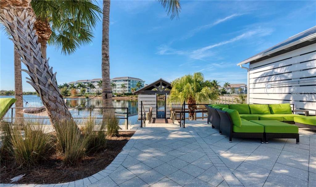 395 ARUBA CIRCLE #203 Bradenton, FL 34209