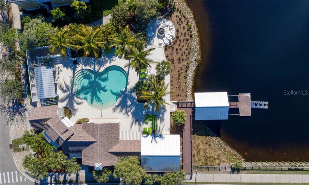395 ARUBA CIRCLE #203 Bradenton, FL 34209