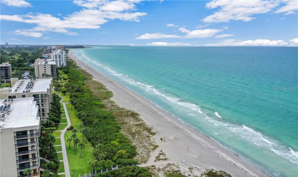 395 ARUBA CIRCLE #203 Bradenton, FL 34209