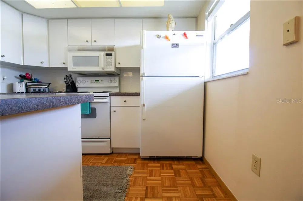 460 BASE AVENUE E #125 Venice, FL 34285