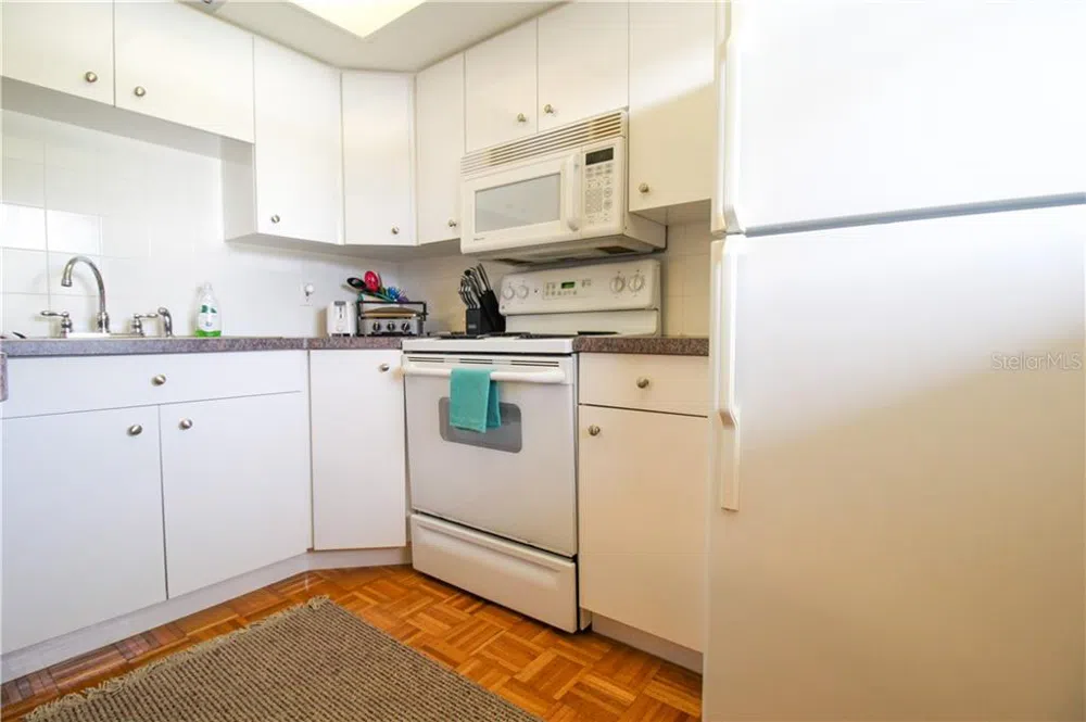 460 BASE AVENUE E #125 Venice, FL 34285