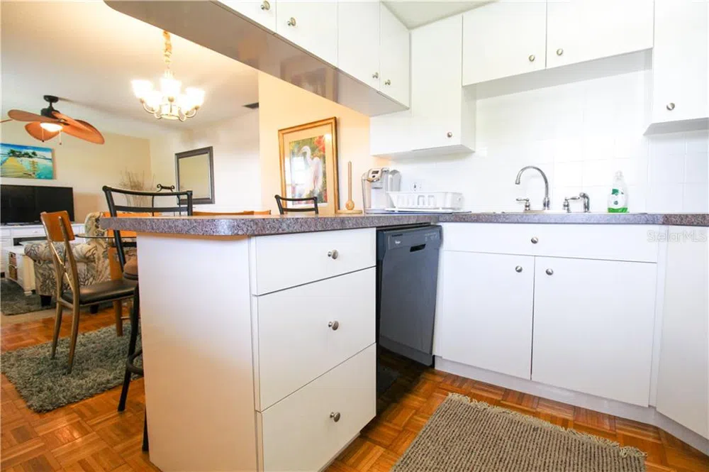 460 BASE AVENUE E #125 Venice, FL 34285