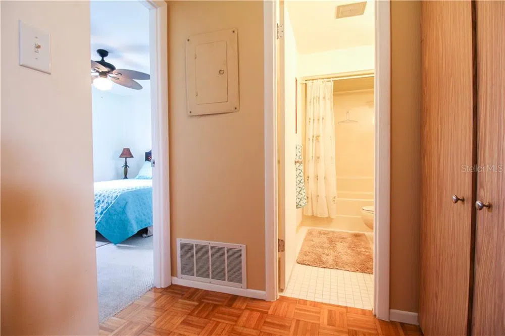 460 BASE AVENUE E #125 Venice, FL 34285