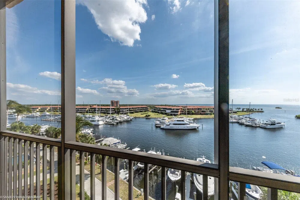3313 SUNSET KEY CIRCLE #403 Punta Gorda, FL 33955