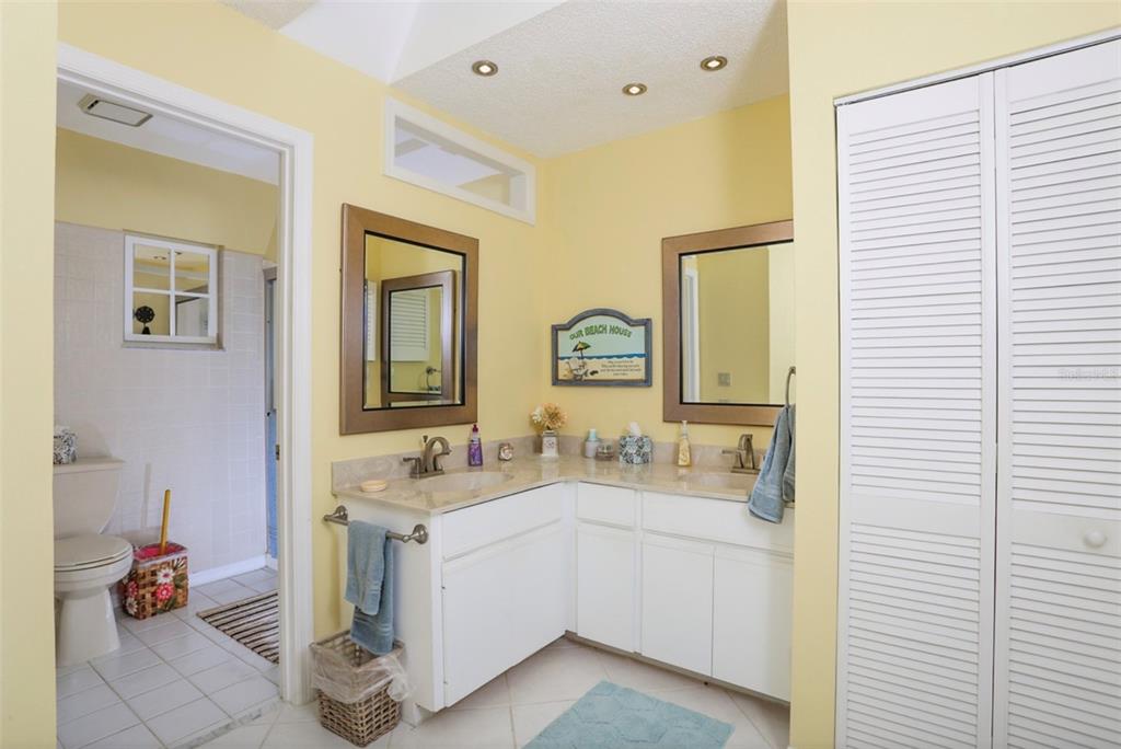 226 SOUTHAMPTON LANE #257 Venice, FL 34293