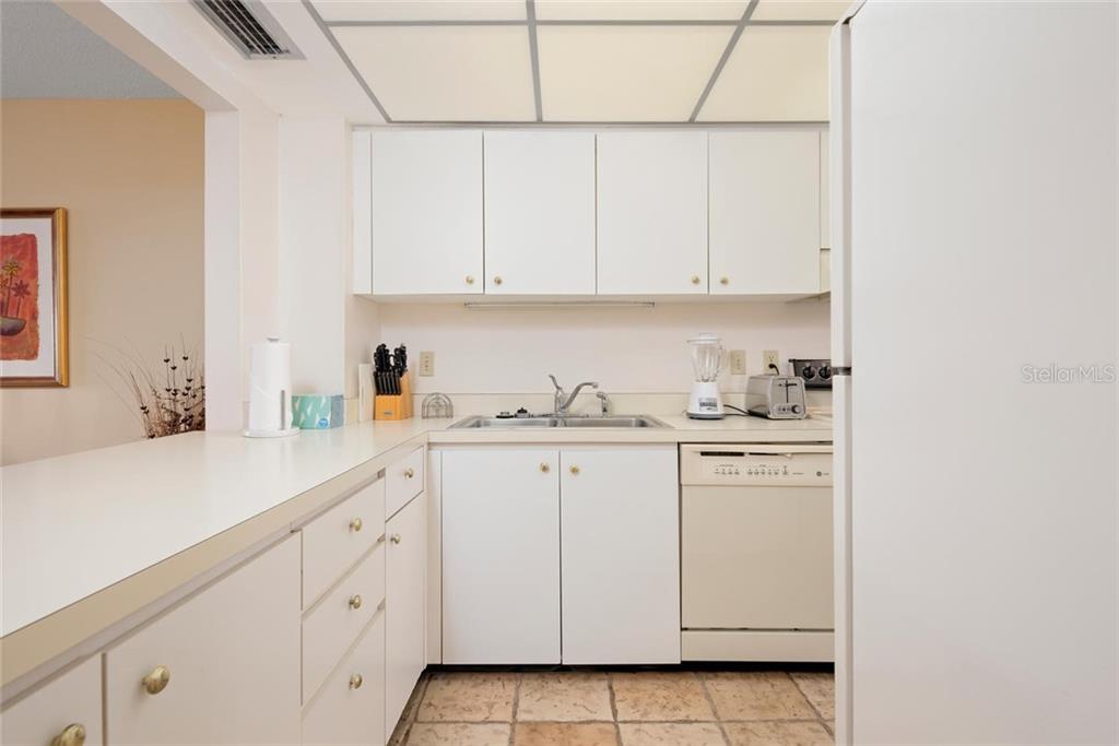 5393 GULF OF MEXICO DRIVE #208 Longboat Key, FL 34228