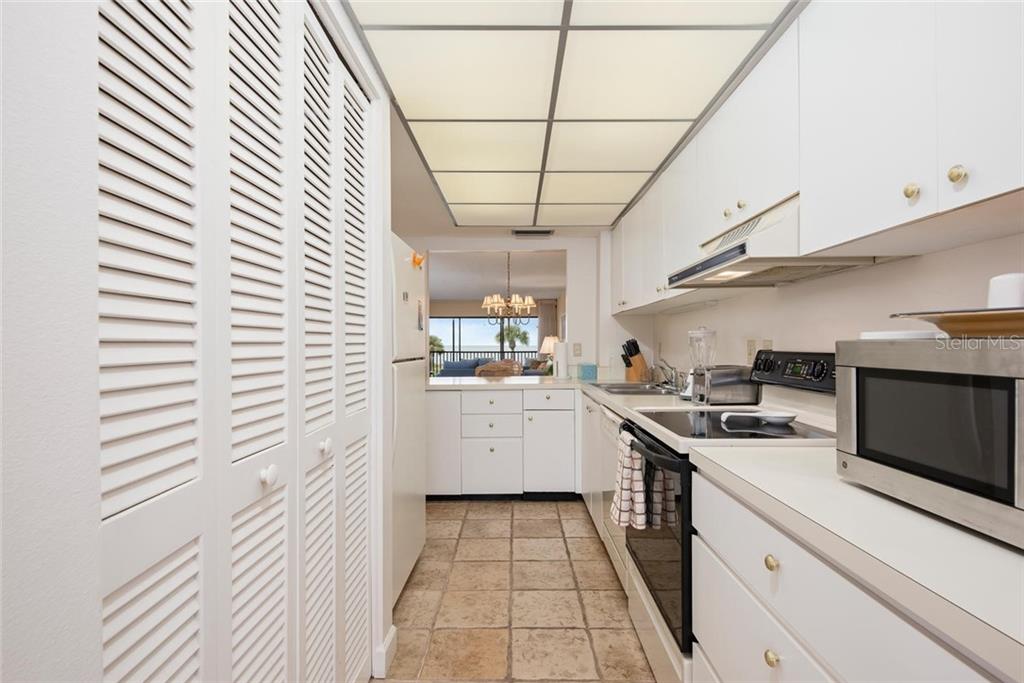 5393 GULF OF MEXICO DRIVE #208 Longboat Key, FL 34228