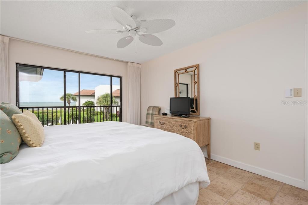 5393 GULF OF MEXICO DRIVE #208 Longboat Key, FL 34228