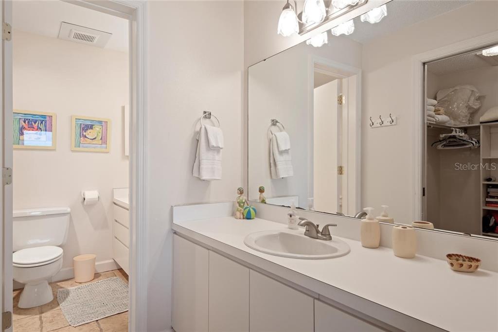 5393 GULF OF MEXICO DRIVE #208 Longboat Key, FL 34228