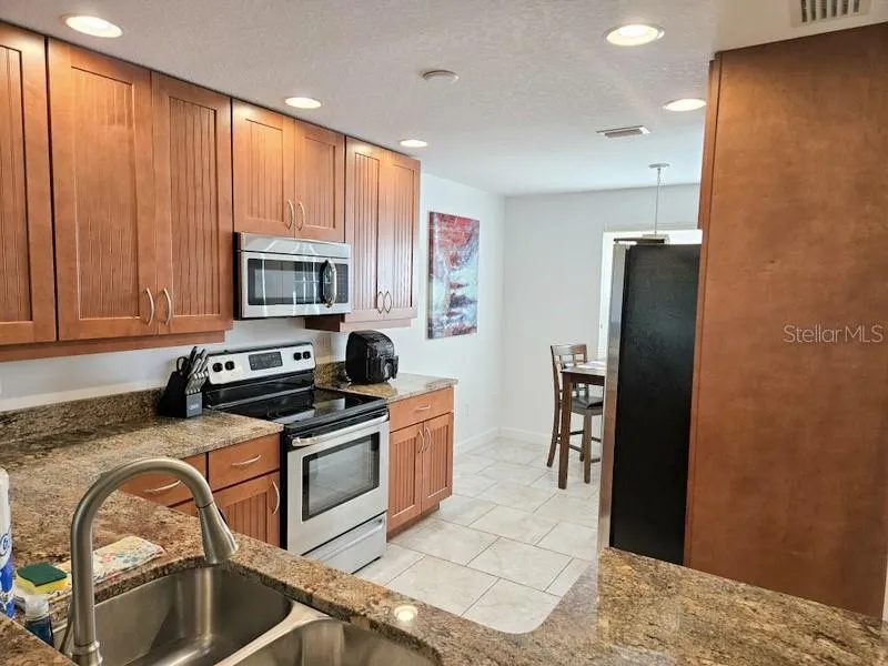 6618 7TH AVENUE CIRCLE W #1404 Bradenton, FL 34209