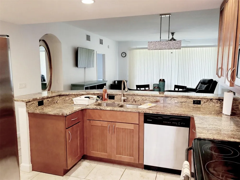 6618 7TH AVENUE CIRCLE W #1404 Bradenton, FL 34209