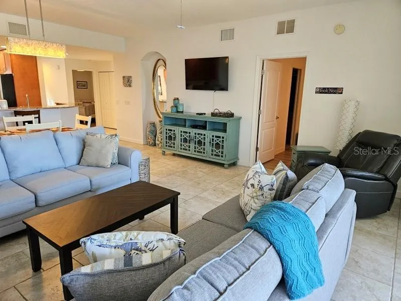 6618 7TH AVENUE CIRCLE W #1404 Bradenton, FL 34209