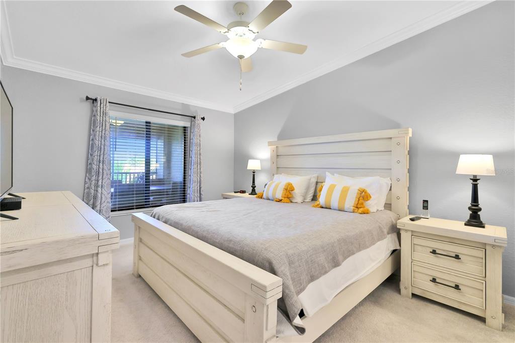 5634 PALMER CIRCLE #203 Bradenton, FL 34211