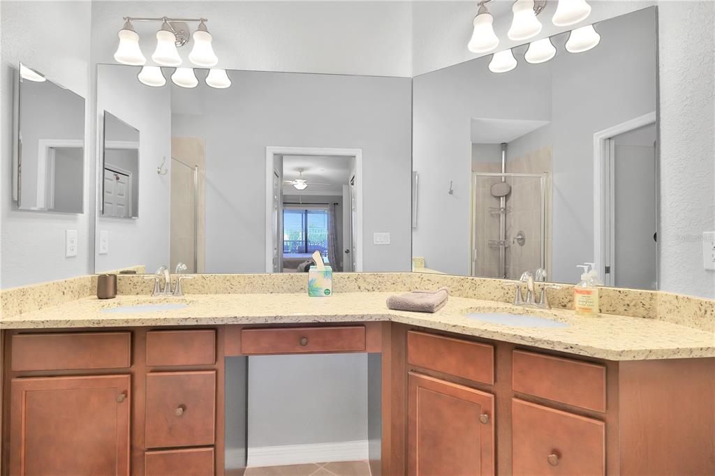 5634 PALMER CIRCLE #203 Bradenton, FL 34211