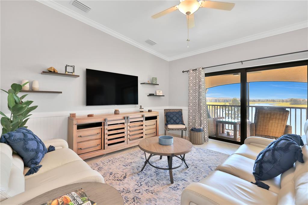 5634 PALMER CIRCLE #203 Bradenton, FL 34211