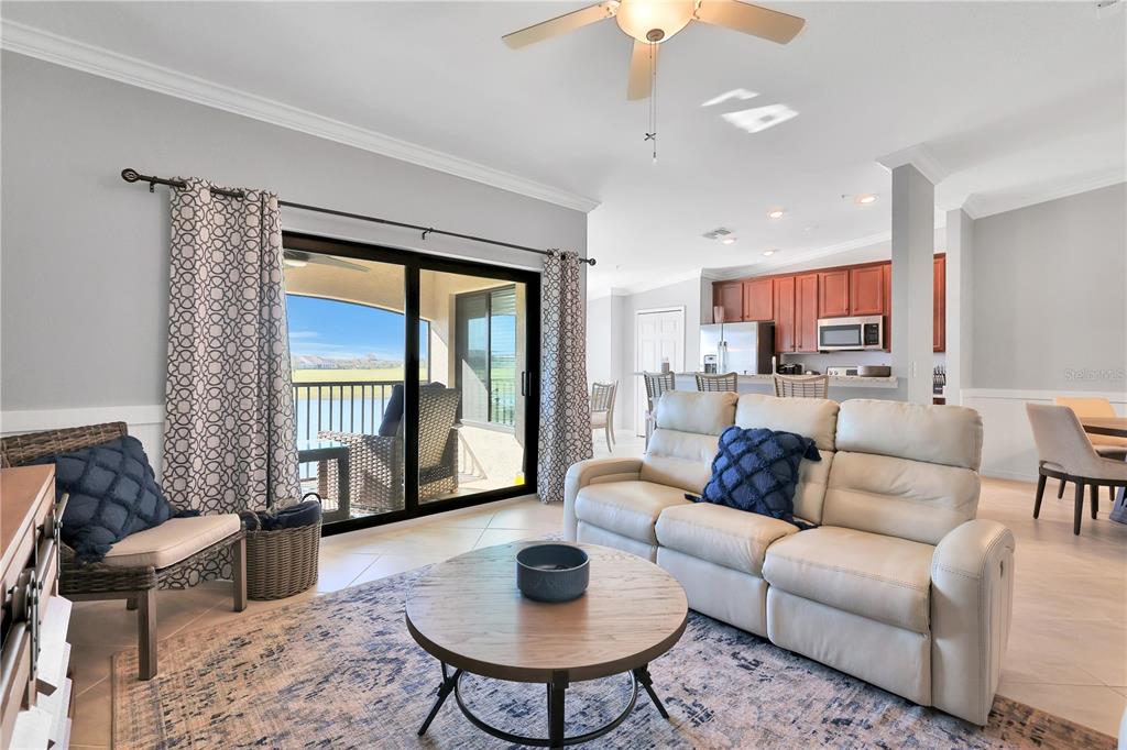 5634 PALMER CIRCLE #203 Bradenton, FL 34211