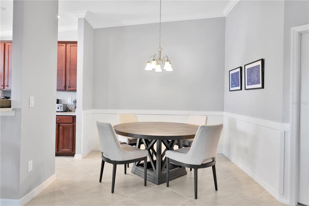 5634 PALMER CIRCLE #203 Bradenton, FL 34211