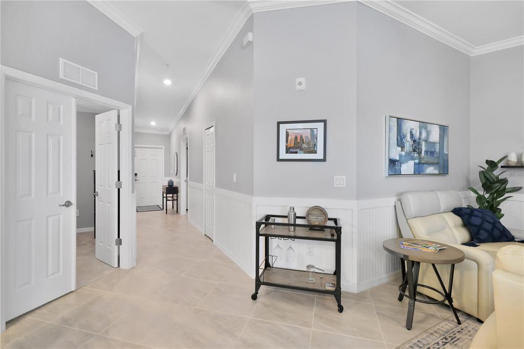 5634 PALMER CIRCLE #203 Bradenton, FL 34211
