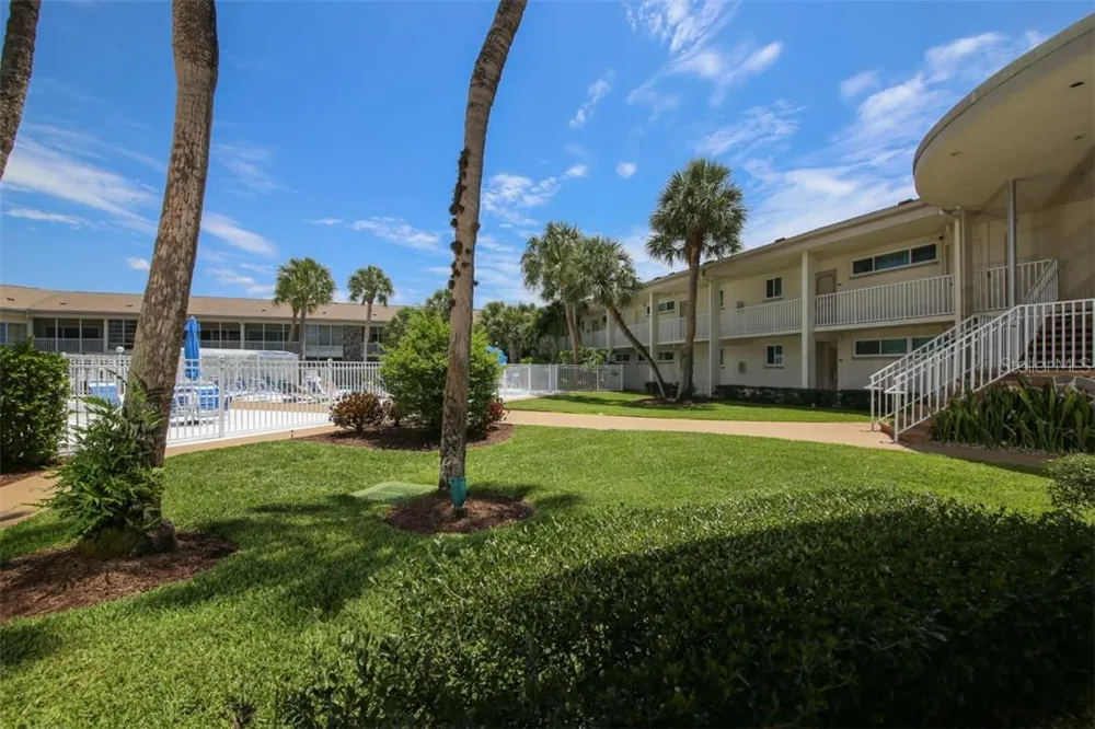 500 S WASHINGTON DRIVE #26B Sarasota, FL 34236