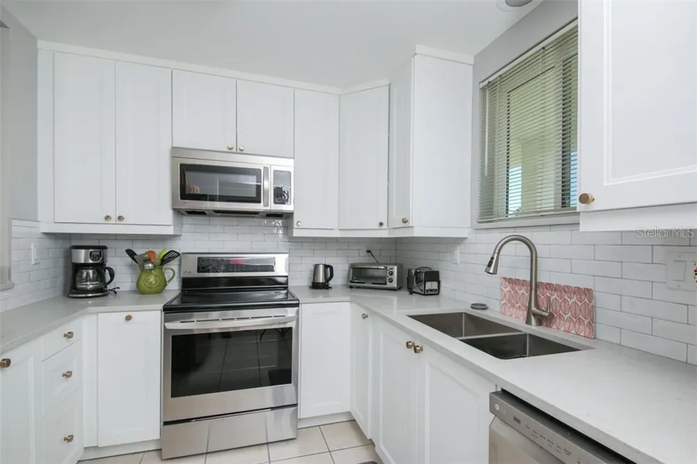 500 S WASHINGTON DRIVE #26B Sarasota, FL 34236