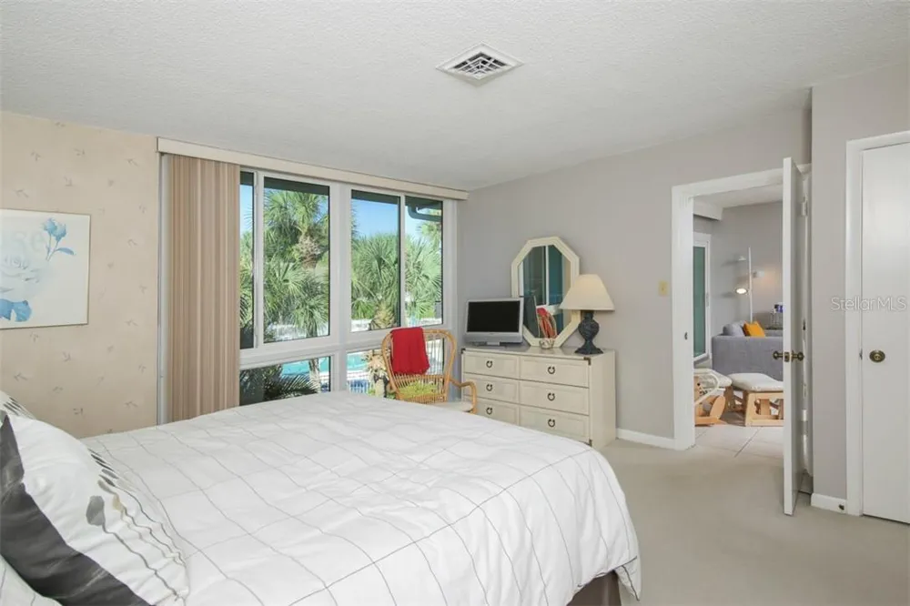 500 S WASHINGTON DRIVE #26B Sarasota, FL 34236