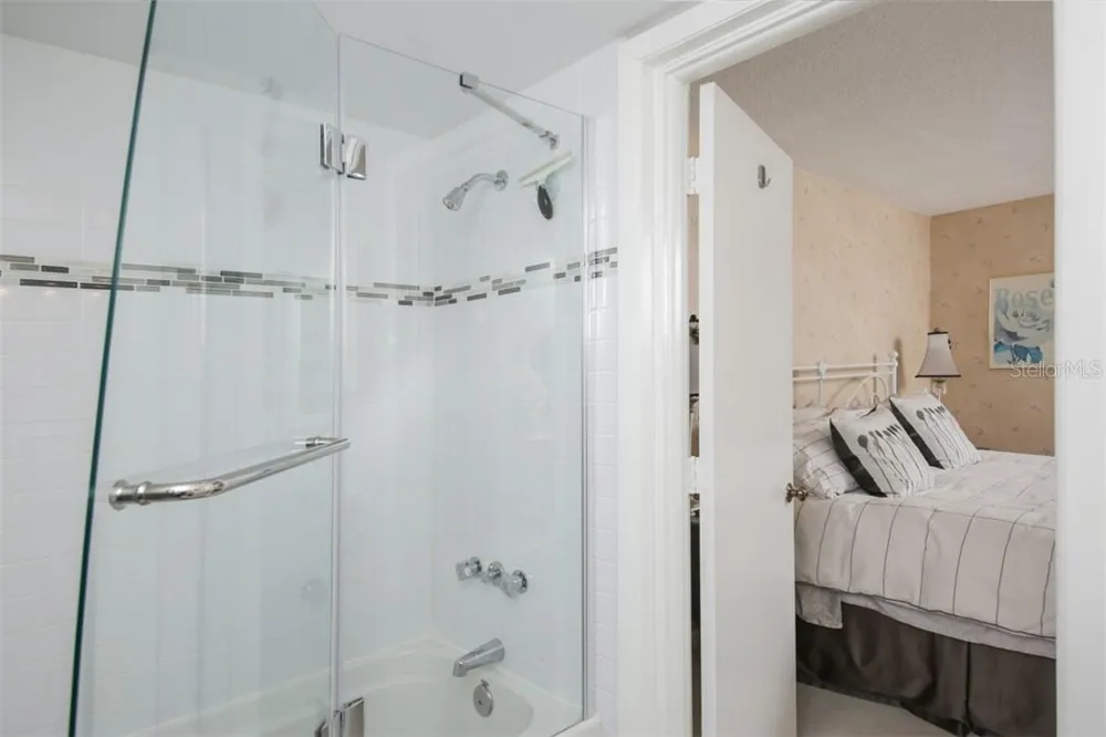 500 S WASHINGTON DRIVE #26B Sarasota, FL 34236
