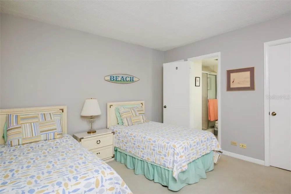 500 S WASHINGTON DRIVE #26B Sarasota, FL 34236