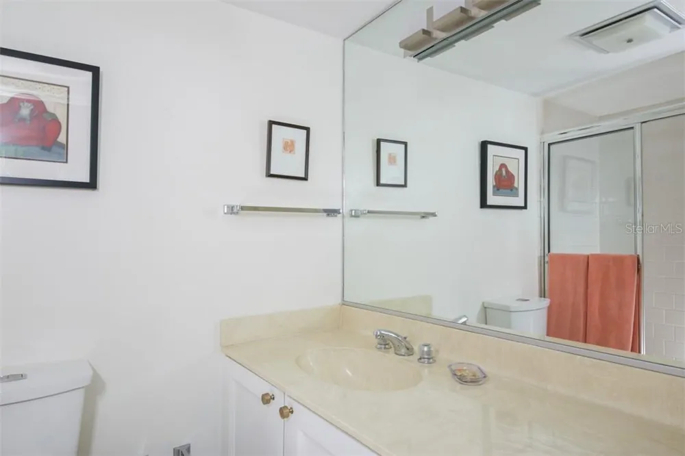 500 S WASHINGTON DRIVE #26B Sarasota, FL 34236