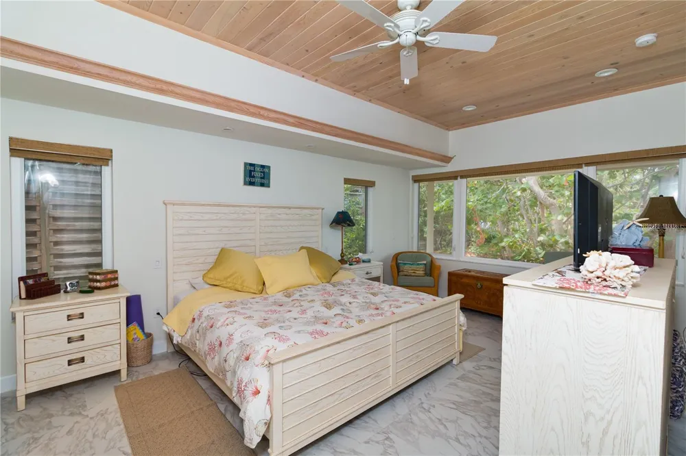 8300 MANASOTA KEY ROAD Englewood, FL 34223