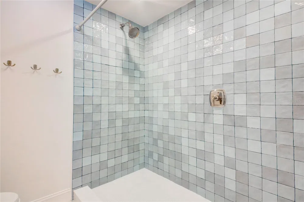1212 BENJAMIN FRANKLIN DRIVE #504 Sarasota, FL 34236