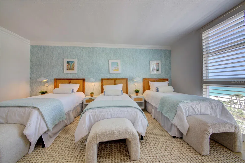 1212 BENJAMIN FRANKLIN DRIVE #504 Sarasota, FL 34236