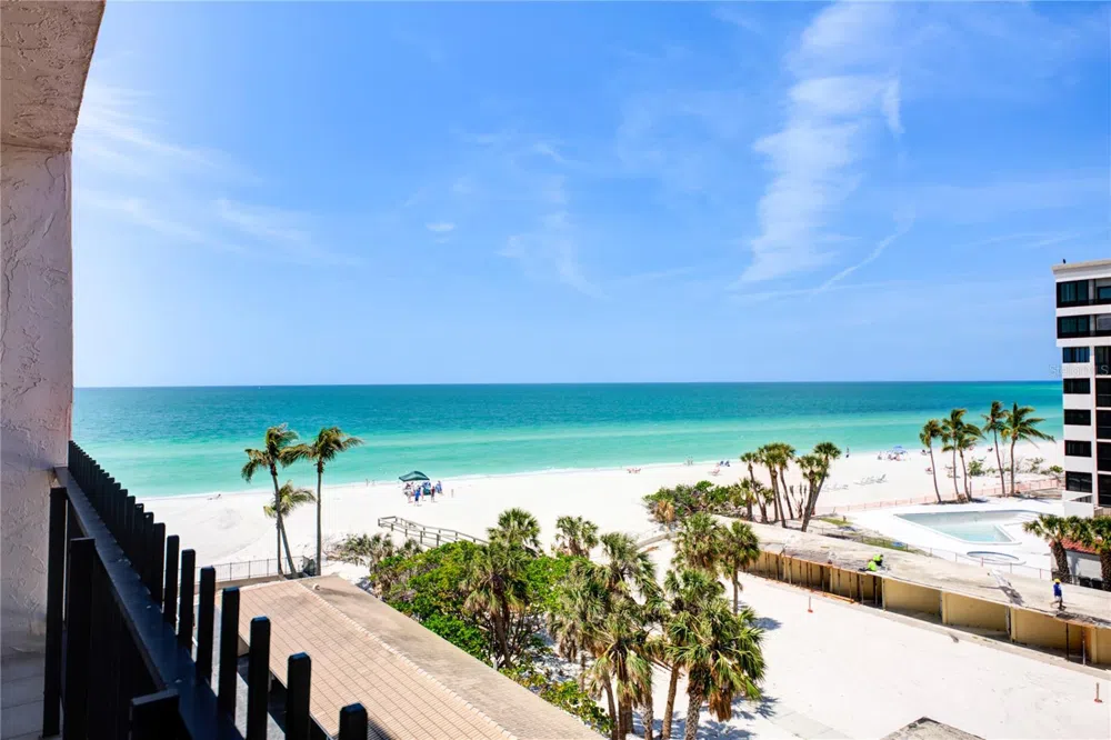 1212 BENJAMIN FRANKLIN DRIVE #504 Sarasota, FL 34236