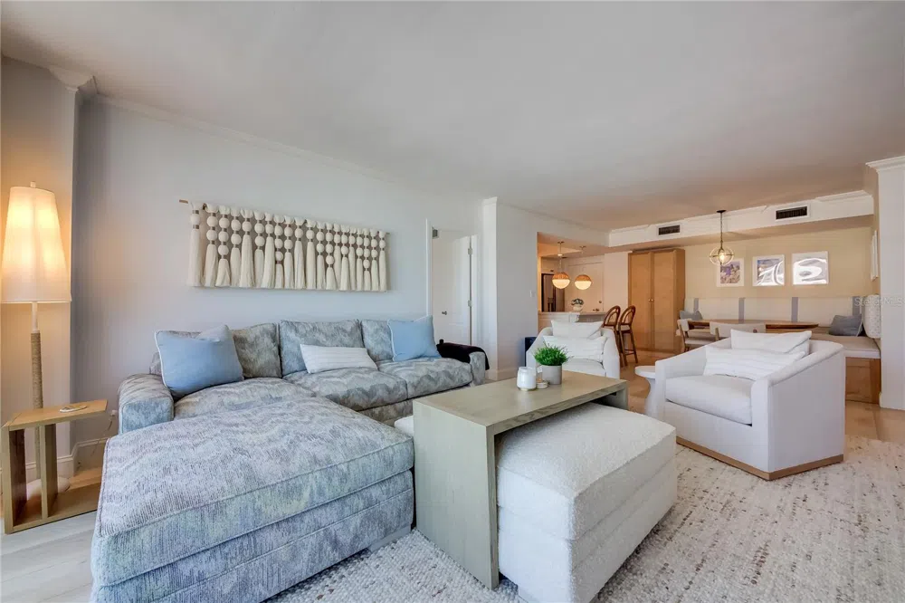 1212 BENJAMIN FRANKLIN DRIVE #504 Sarasota, FL 34236