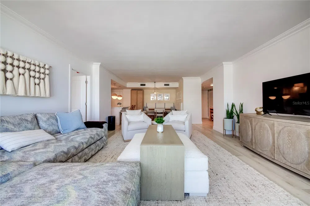 1212 BENJAMIN FRANKLIN DRIVE #504 Sarasota, FL 34236