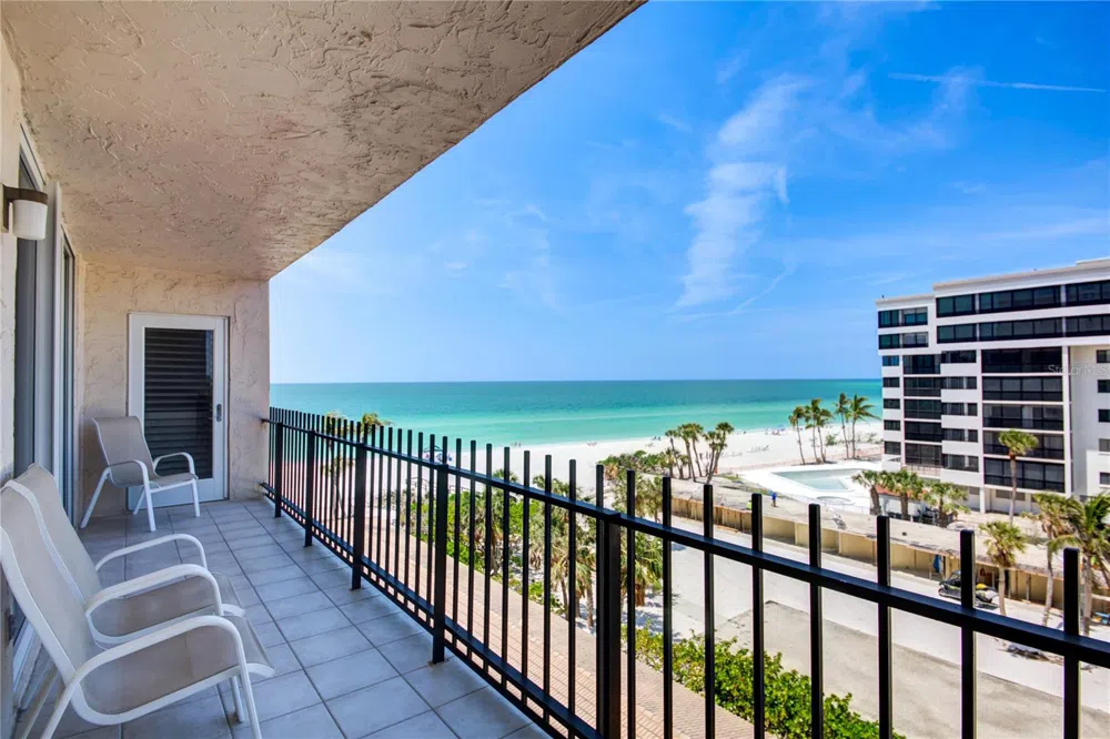 1212 BENJAMIN FRANKLIN DRIVE #504 Sarasota, FL 34236