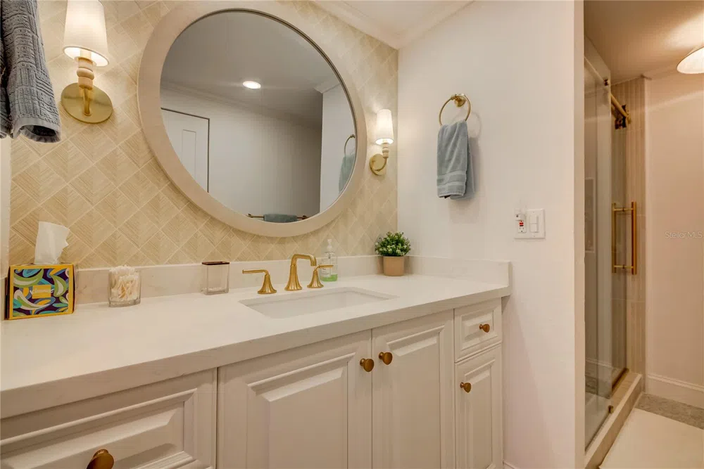 1212 BENJAMIN FRANKLIN DRIVE #504 Sarasota, FL 34236