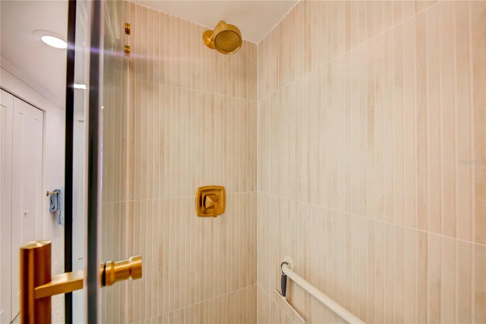 1212 BENJAMIN FRANKLIN DRIVE #504 Sarasota, FL 34236