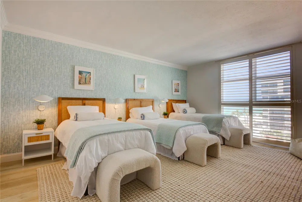 1212 BENJAMIN FRANKLIN DRIVE #504 Sarasota, FL 34236