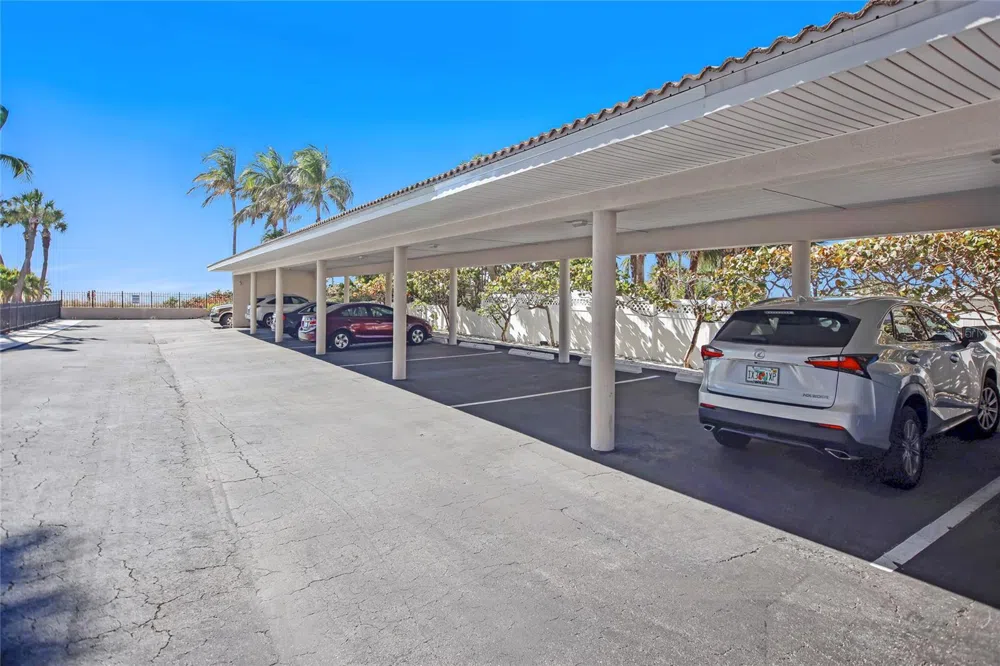1212 BENJAMIN FRANKLIN DRIVE #504 Sarasota, FL 34236