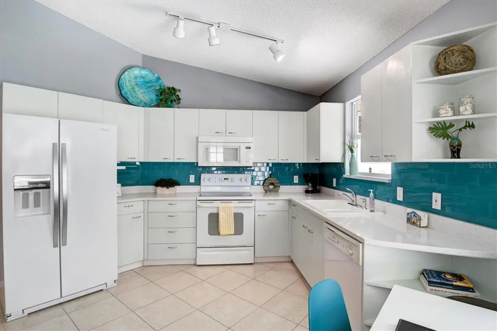 1019 SNEAD AVENUE Sarasota, FL 34237