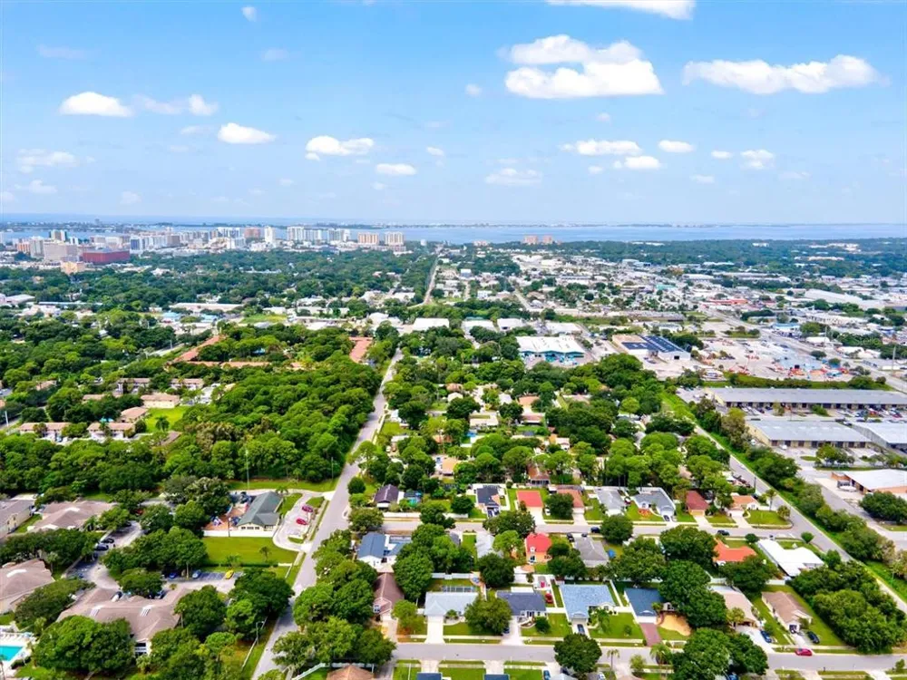 1019 SNEAD AVENUE Sarasota, FL 34237