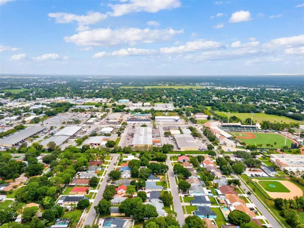 1019 SNEAD AVENUE Sarasota, FL 34237