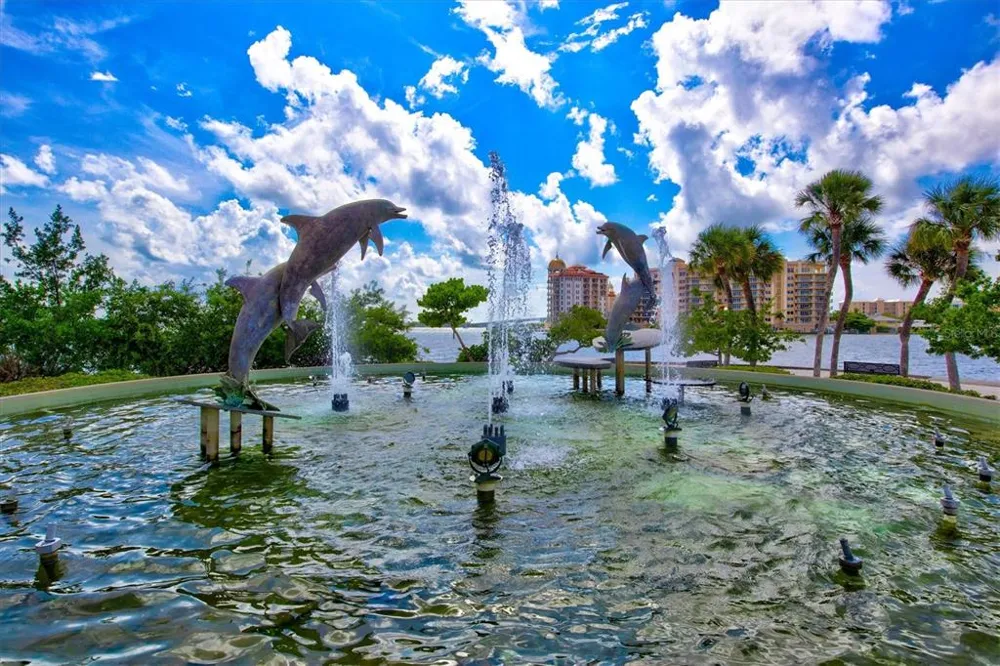 1019 SNEAD AVENUE Sarasota, FL 34237