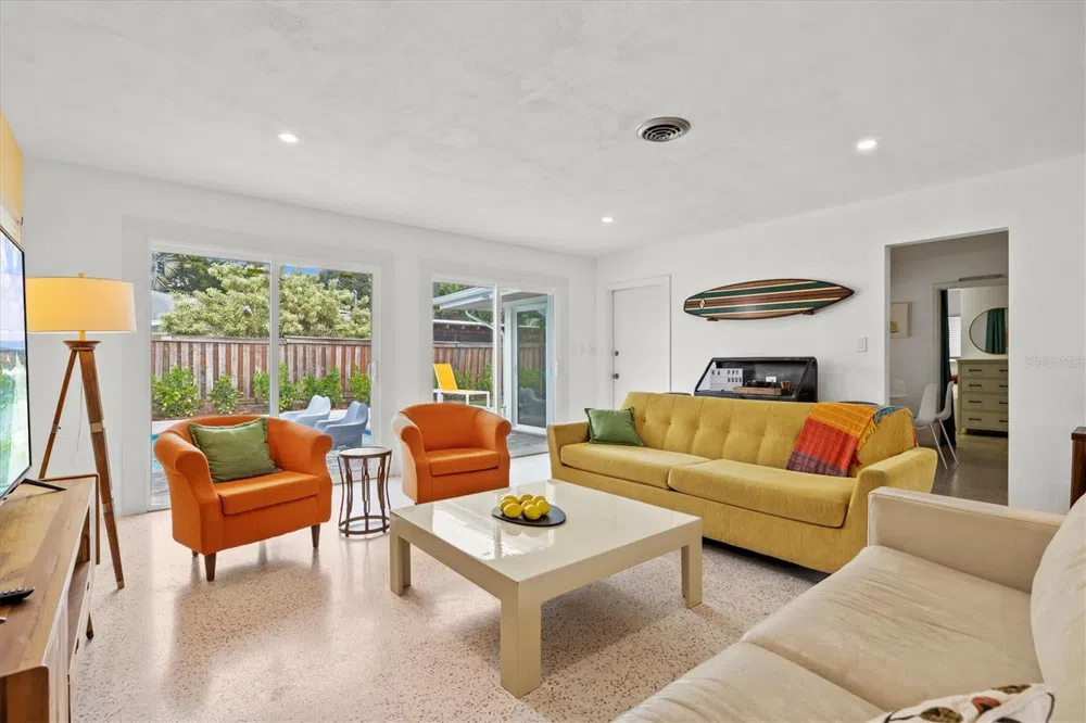 2473 DAVIS BOULEVARD Sarasota, FL 34237